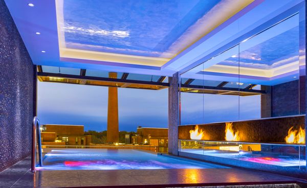 21_Capella_Georgetown_Rooftop_Pool_Inside